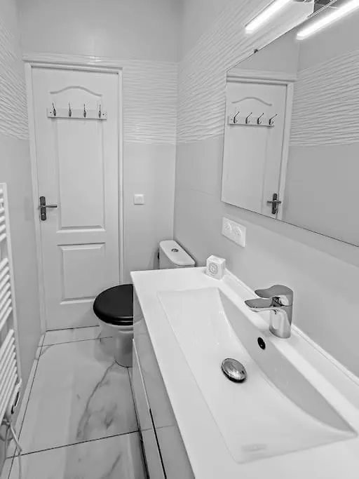 Apartment Appartement Moderne Et Lumineux A Villeneuve-Saint-Georges France