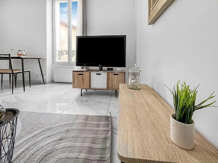 Appartement Moderne Et Lumineux A Villeneuve-Saint-Georges